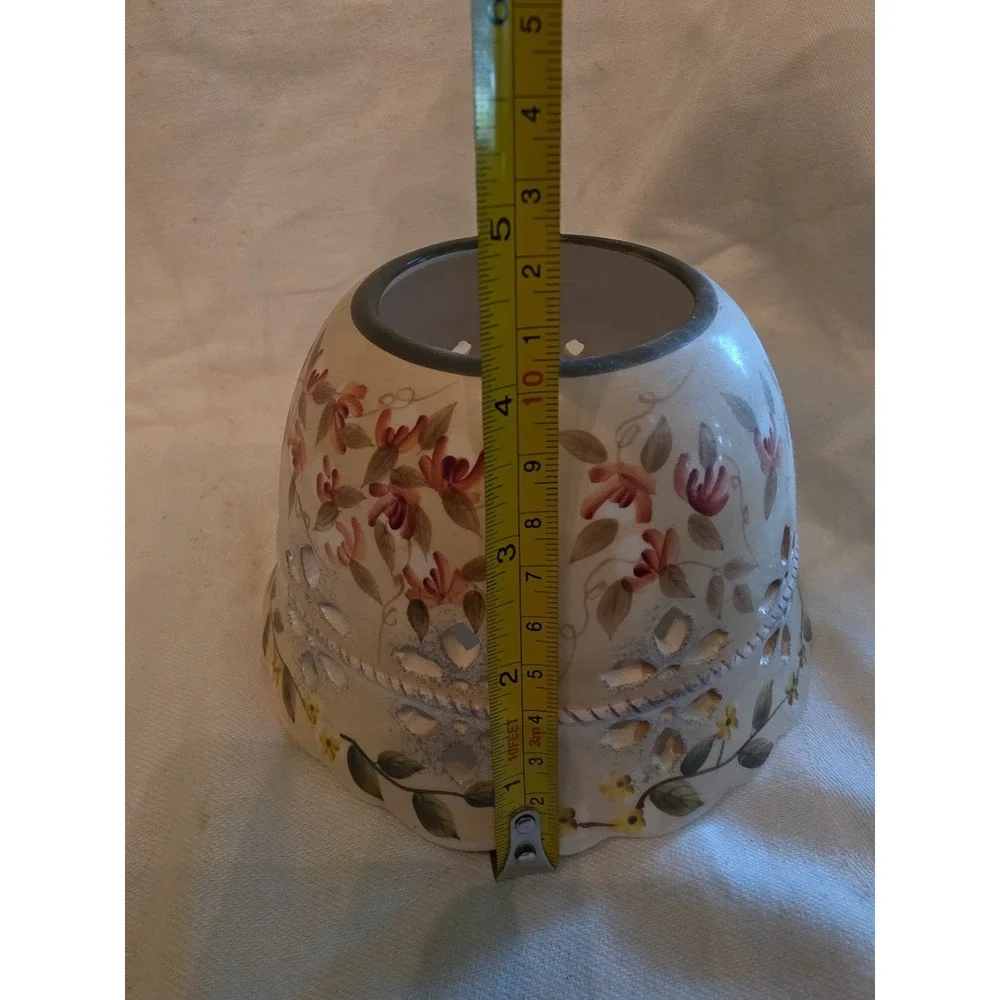 HOME INTERIORS CERAMIC MUTICOLOR FLORAL BELL SHAPED CANDLE SHADE~6" x 4" - Picture 8 of 9